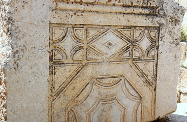 In Stein gemeiseltes Rekief in Baalbeck