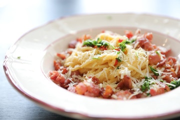 Spaghetti white sauce (Spaghetti Carbonara) with bacon and garlic , on wood table background