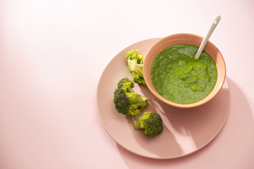 Homemade vegetable baby food. Broccoli puree for baby
