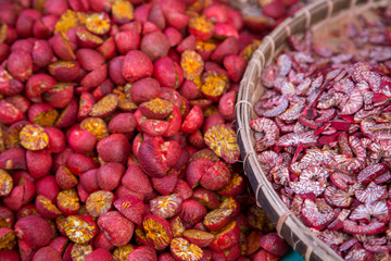 Betelnüsse auf einem Markt in Bago