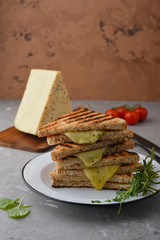 Grilled toasts with cheese