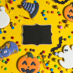 Black gingerbread between little candies