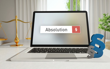 Absolution – Laptop Monitor im Büro mit Begriff im Suchfeld. Paragraf und Waage. Recht, Gesetz, Anwalt.