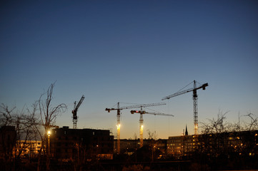 Abendhimmel über der Storkower Straße in Berlin-Prenzlauer Berg
