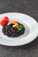 Black rice with shrimp