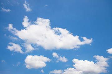 Fototapeta na wymiar blue sky and white cloud copyspace for texture background