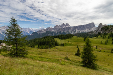 Fototapeta na wymiar Beautiful Mountains and small Clouds in Italy, Cortina De Ampezzo