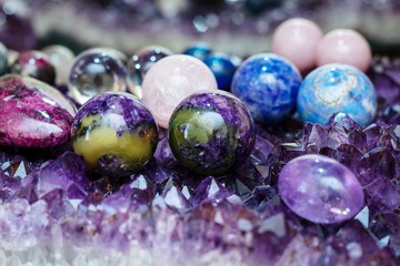 Round gemstone balls for crystal healing