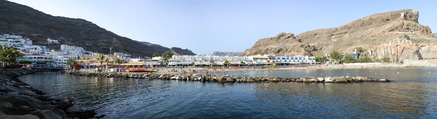 Fototapeta na wymiar Puerto de Mogan landscape in southern of Gran Canaria island,a colorful harbor village