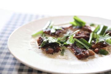 tandoori chicken , grilled chicken with yogurt traditional indian food