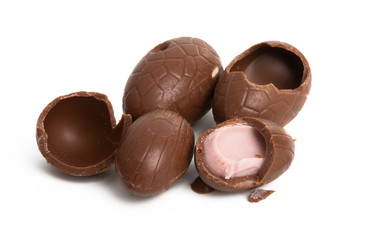Obraz na płótnie Canvas chocolate eggs isolated
