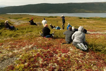 Keuken foto achterwand Denali Groep wandelaars die lunch op de toendra eten  Denali Nationaal Park  Alaska