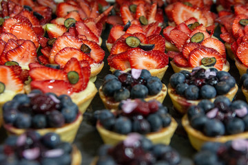 Frutillas y arandanos