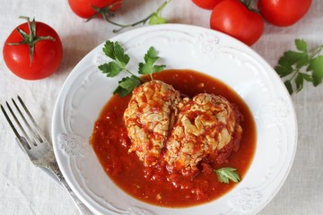 brains of a cow, sheep or calf in tomato sauce. dishes with offal. dish for Halloween. weird food