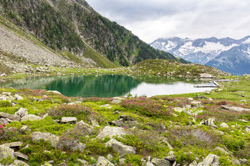 Der Klaussee unterhalb des Rauchkofel im Ahrntal in Südtirol, Italien