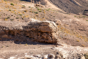 Fototapeta na wymiar stone quarry in the desert