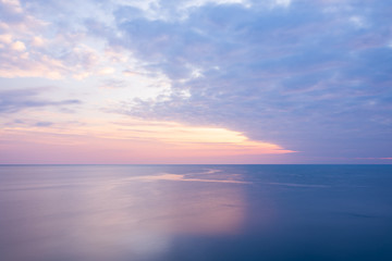 Fototapeta na wymiar seascape during sunset