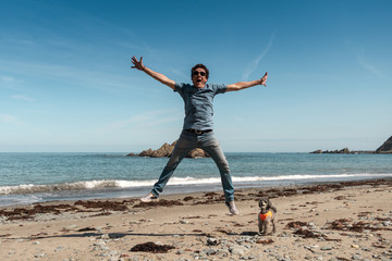 Obraz premium Jumping on the beach