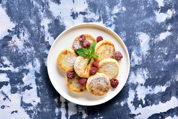 Cottage cheese pancakes with fresh raspberries