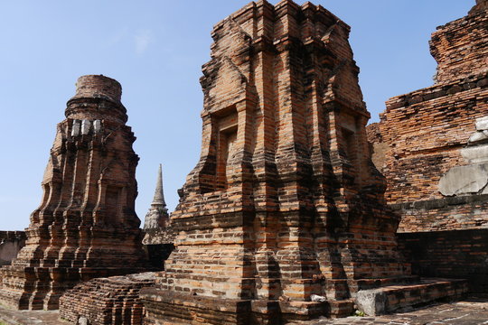Ruinen von Pagoden in der Ruinenstadt Ayutthaya