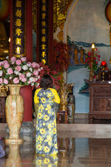 Women in flower ao zai, Linh Ung Pagoda, Da Nang, Vietnam