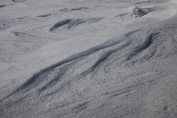 Wavy structure of frost snow on the mountains