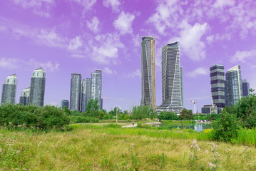 Obraz premium Landmark view at modern buildings near the Humber Bay Park in Etobicoke, Ontario, Canada