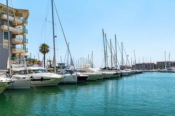 Fototapeta premium Segelyachten in einem Hafen an der Cote d'azur in Frankreich