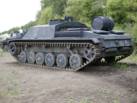 Gepanzerte Selbstfahrlafette f&uuml;r Sturmgesch&uuml;tz III. Restored German self-propelled assault gun StuG-3. camouflage. Reconstruction of military equipment. World war II tank. Armored vehicles. Crawler. 