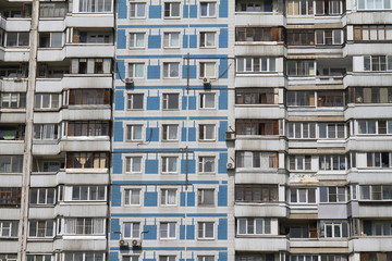 Fototapeta na wymiar Fassade eines Wohngebäudes in Moskau (Russland)
