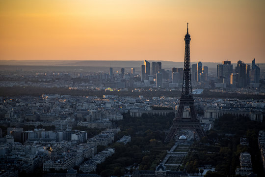 Sunset in Paris, France, with the Eiffel Tower.