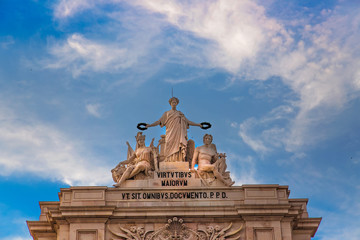 Obraz premium Famous Commerce Plaza (Praca do Comercio) in Lisbon facing Tagus River