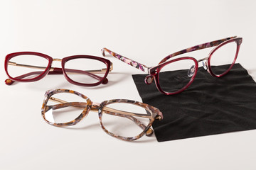 Corrective eye glasses