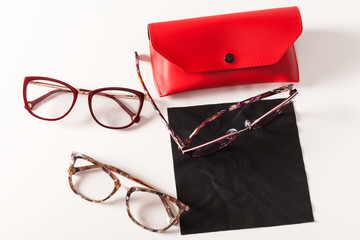 Corrective eye glasses