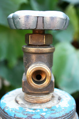 Safety valve for propane and butane gas equipment