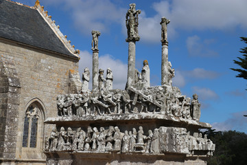 Fototapeta na wymiar Calvaire de Tronoen - Kirche Saint Jean-Trolimon