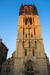 Der Turm der Liebfrauen Überwasserkirche in der Altstadt von Münster/Deutschland in der Abendsonne