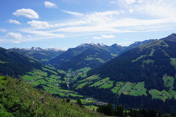 Fototapeta na wymiar Alpbachtal Alpbach, und Inneralpbach