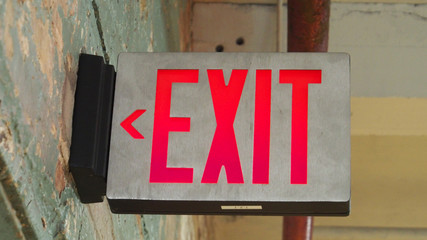 Notausgang, Fluchtweg: Schild Exit (USA)