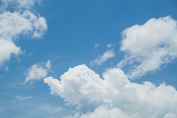 Fototapeta premium Sky background with clouds