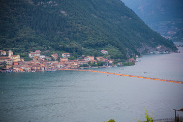 Fototapeta premium The Floating Piers dall'alto