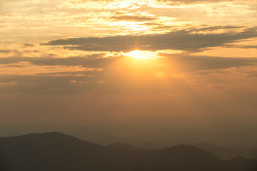 fim de tarde montanhas