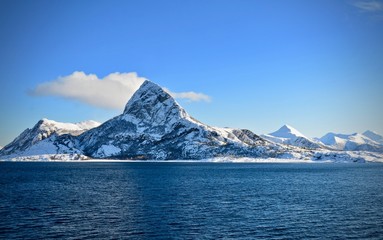 Fototapeta na wymiar Ice Mountain