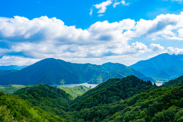 磐梯吾妻レークラインから見える秋元湖