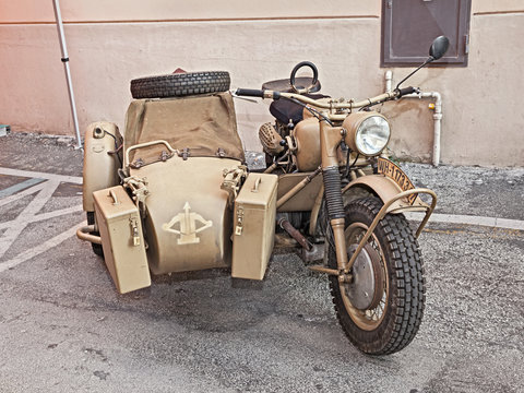 Classic military bike BMW R75
