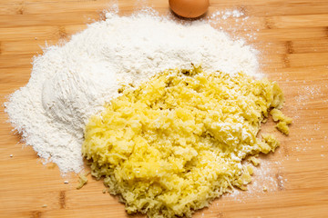 preparation of the dough to make the gnocchi