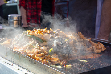 carne y vegetales asados a la plancha