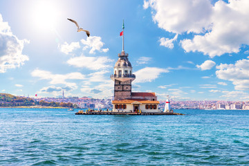 Fototapeta premium The Maiden's Tower in the Bosphorus, Istanbul, Turkey