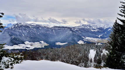Paysage d'hiver sous la neige &agrave; Autrans - France