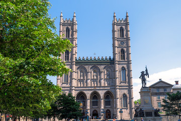 Montreal, Canada-July 7, 2019: Notre-Dame Basilica Catholic Chur - obrazy, fototapety, plakaty